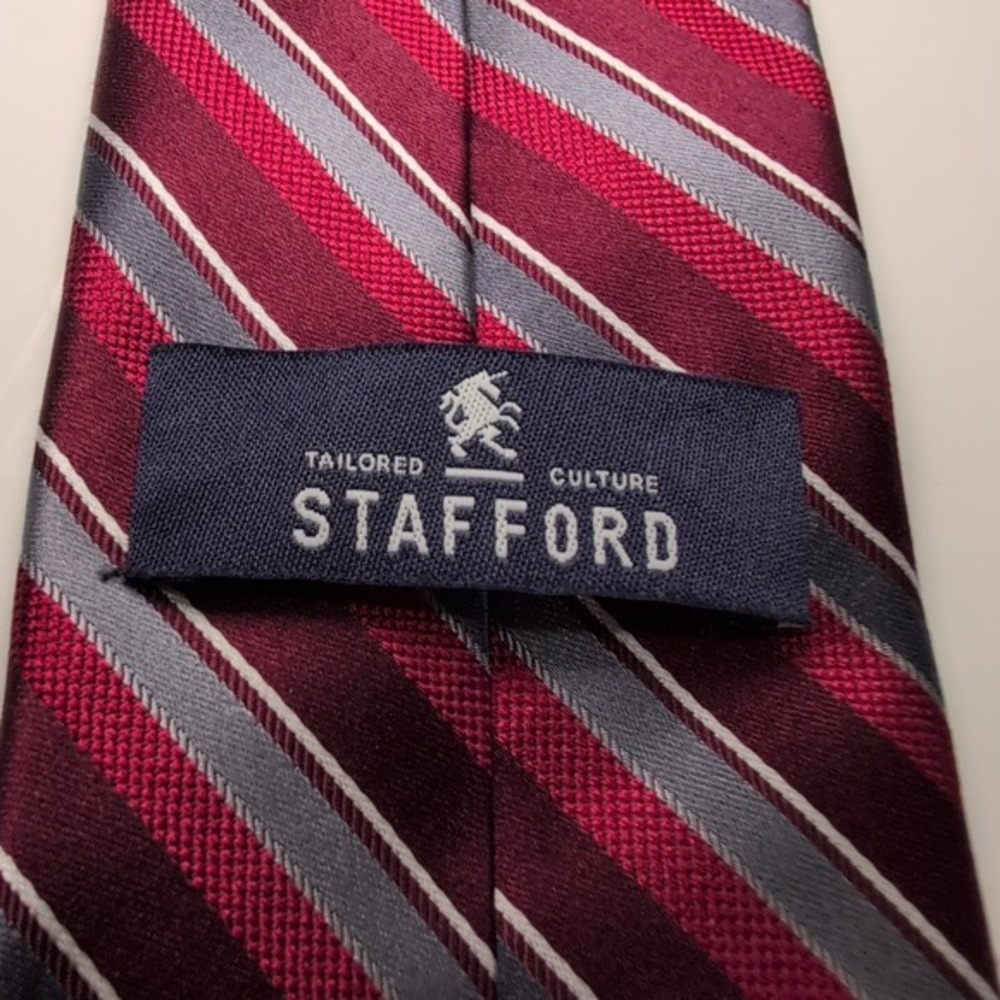 New Stafford Essentials Diagonal Striped Red Gray Mens Neck Tie 58x3.25 Narrow - Picture 6 of 6